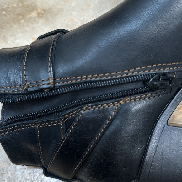 BOC ankle boots. 6 1/2 NEW. never worn. Gorgeous boots. - Picture 13 of 16